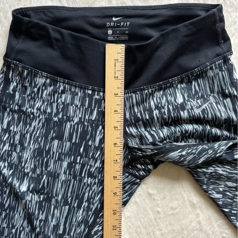Nike Leggings Size M Black and White Dri-FIT